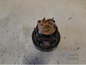 Begagnade Vattenpump Opel Corsa D 1.3 CDTi 16V ecoFLEX Pris € 15,00 Marginaltabell erbjuds av Autodeleninkleur
