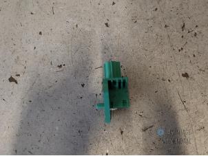 Używane Czujnik poduszki powietrznej Seat Leon (1P1) 1.6 Cena € 9,00 Procedura marży oferowane przez Autodeleninkleur