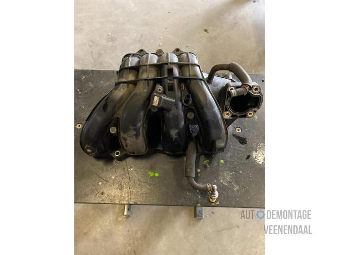 Insugsrör från en Suzuki SX4 (EY/GY) 1.6 16V VVT Comfort,Exclusive Autom. 2008