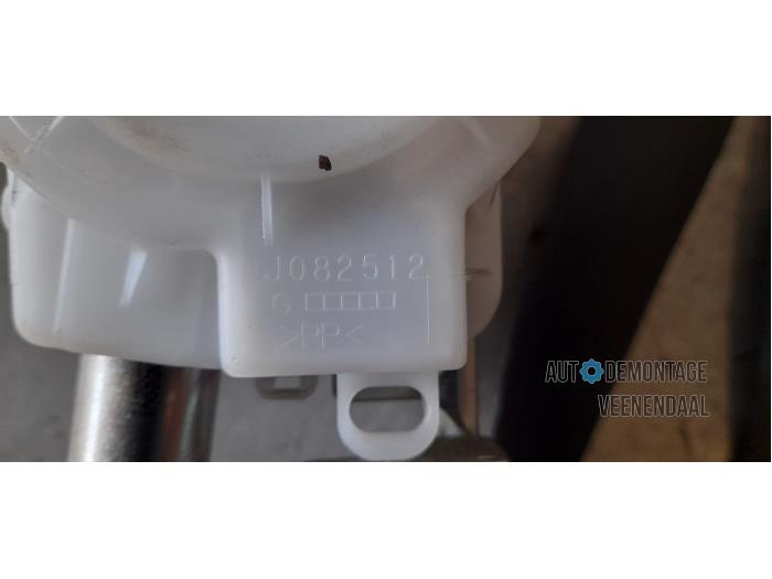 Främre säkerhetsbälte, vänster från en Toyota Avensis (T27) 2.0 16V D-4D-F 2013