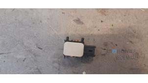 Używane Czujnik poduszki powietrznej Peugeot 207/207+ (WA/WC/WM) 1.4 16V Cena € 13,20 Procedura marży oferowane przez Autodeleninkleur