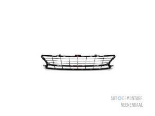 Nieuwe Grille Renault Megane III Berline (BZ) Prijs € 125,54 Inclusief btw aangeboden door Autodeleninkleur