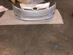 Nieuwe Voorbumper Toyota Prius (ZVW3) Prijs € 405,35 Inclusief btw aangeboden door Autodeleninkleur