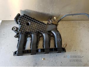 Gebruikte Spruitstuk Inlaat Fiat Stilo (192A/B) 1.6 16V 3-Drs. Prijs € 34,00 Margeregeling aangeboden door Autodeleninkleur