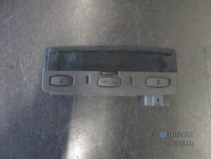 Begagnade Innerbelysning, bak Renault Laguna II Grandtour (KG) 1.6 16V Pris € 7,70 Marginaltabell erbjuds av Autodeleninkleur