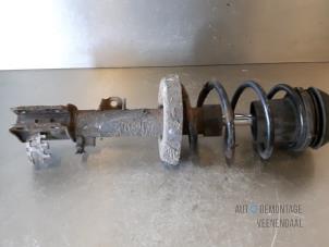 Begagnade Stötdämpare, höger fram Opel Vectra B Caravan (31) 1.6 16V Pris € 34,00 Marginaltabell erbjuds av Autodeleninkleur