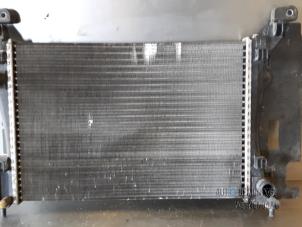 Gebruikte Radiateur Fiat Grande Punto (199) 1.2 Prijs € 23,00 Margeregeling aangeboden door Autodeleninkleur