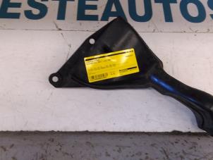 Używane Przewód powietrzny Mitsubishi Colt (Z2/Z3) 1.3 16V Cena € 20,00 Procedura marży oferowane przez Autodemontagebedrijf R. Poeste B.V.