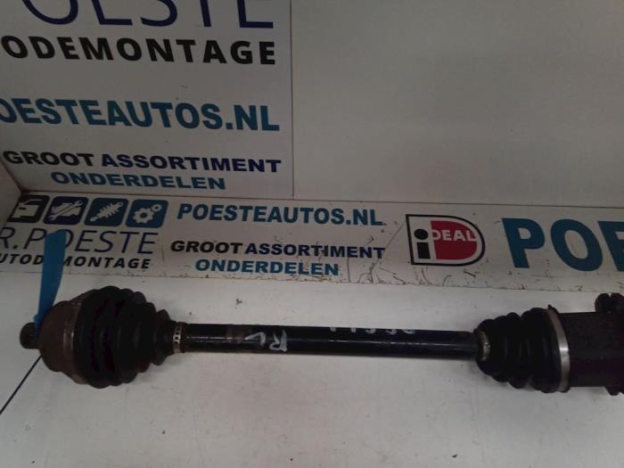 Drivaxel, höger fram från en Audi A6 (C6) 2.4 V6 24V 2004