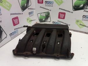 Begagnade Insugsrör Renault Clio II (BB/CB) 1.4 16V Pris € 40,00 Marginaltabell erbjuds av Autodemontagebedrijf R. Poeste B.V.