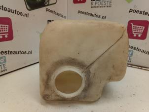 Begagnade Spolartank, vindruta Opel Calibra 2.0i Pris € 15,00 Marginaltabell erbjuds av Autodemontagebedrijf R. Poeste B.V.