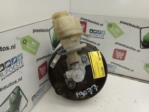 Begagnade Bromsservo Opel Vectra C Caravan 1.9 CDTI 16V Pris € 75,00 Marginaltabell erbjuds av Autodemontagebedrijf R. Poeste B.V.