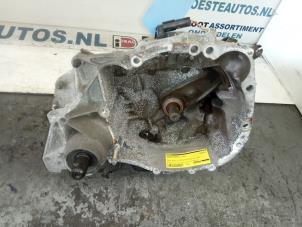 Begagnade Växellåda Renault Clio II (BB/CB) 1.2 Pris € 110,00 Marginaltabell erbjuds av Autodemontagebedrijf R. Poeste B.V.