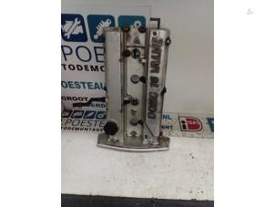 Gebruikte Kleppendeksel Hyundai Santa Fe I 2.4 16V 4x4 Prijs € 85,00 Margeregeling aangeboden door Autodemontagebedrijf R. Poeste B.V.