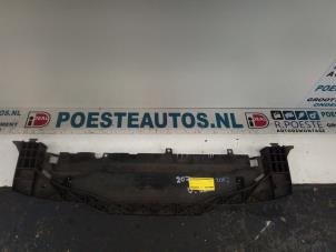 Begagnade Stötfångare, nedre del Peugeot 207/207+ (WA/WC/WM) 1.4 16V VTi Pris € 20,00 Marginaltabell erbjuds av Autodemontagebedrijf R. Poeste B.V.