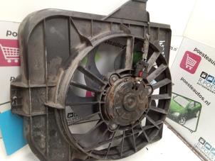 Gebruikte Radiateurfan Chrysler Voyager/Grand Voyager (RG/RS) 2.4 16V Prijs € 20,00 Margeregeling aangeboden door Autodemontagebedrijf R. Poeste B.V.