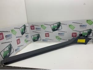 Begagnade Instegslist, höger Audi TT (8N3) 1.8 20V Turbo Pris € 20,00 Marginaltabell erbjuds av Autodemontagebedrijf R. Poeste B.V.