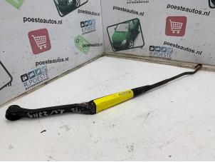 Begagnade Främre torkararm Mazda MX-3 1.8i V6 24V Pris € 15,00 Marginaltabell erbjuds av Autodemontagebedrijf R. Poeste B.V.