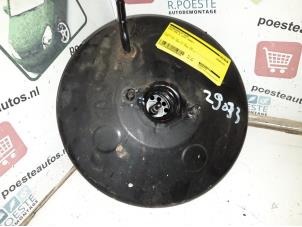 Używane Wspomaganie hamulców Kia Cee'd Sporty Wagon (EDF) 1.6 CRDi 115 16V Cena € 55,00 Procedura marży oferowane przez Autodemontagebedrijf R. Poeste B.V.