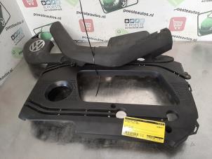 Gebruikte Afdekplaat motor Volkswagen Golf IV (1J1) 2.3 V5 GTI Prijs € 30,00 Margeregeling aangeboden door Autodemontagebedrijf R. Poeste B.V.