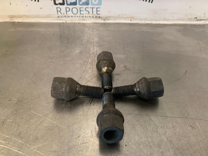 Wielbouten set van een Renault Twingo (C06) 1.2 2002