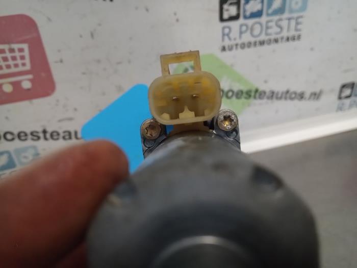 Motor electrisch raam van een Mercedes-Benz ML I (163) 320 3.2 V6 18V Aut.Kat. 1998