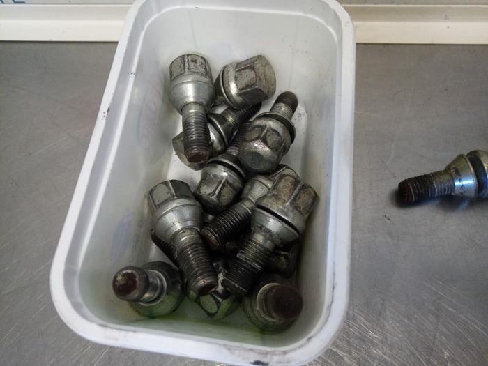 Wielbouten set van een Renault Twingo (C06) 1.2 2000