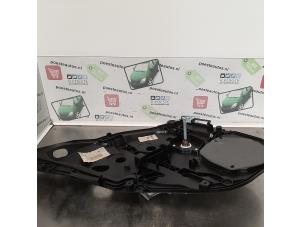 Gebruikte Ruitmechaniek 4Deurs links-achter Ford Fiesta 6 (JA8) 1.25 16V Prijs € 30,00 Margeregeling aangeboden door Autodemontagebedrijf R. Poeste B.V.