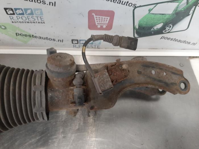 Stötdämparstång, vänster fram från en Porsche Cayenne (9PA) 4.5 S V8 32V 2004