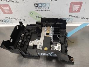 Begagnade Säkring Ford Focus 1 1.4 16V Pris € 70,00 Marginaltabell erbjuds av Autodemontagebedrijf R. Poeste B.V.