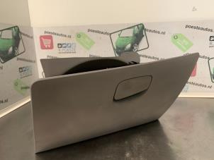 Begagnade Handskfack Renault Zoé (AG) 46kW Pris € 55,00 Marginaltabell erbjuds av Autodemontagebedrijf R. Poeste B.V.