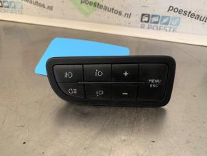 Gebruikte Mistlamp Schakelaar Fiat Punto Evo (199) 1.4 Prijs € 20,00 Margeregeling aangeboden door Autodemontagebedrijf R. Poeste B.V.