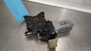 Gebruikte Raammotor Portier Kia Soul I (AM) 1.6 CVVT 16V Prijs € 30,00 Margeregeling aangeboden door Autodemontagebedrijf R. Poeste B.V.