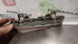 Gebruikte Extra Remlicht midden Kia Soul I (AM) 1.6 CVVT 16V Prijs € 22,00 Margeregeling aangeboden door Autodemontagebedrijf R. Poeste B.V.