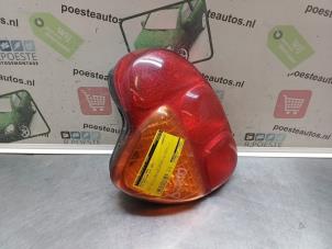 Gebruikte Achterlicht links Fiat Multipla (186) 1.9 JTD 110 Prijs € 20,00 Margeregeling aangeboden door Autodemontagebedrijf R. Poeste B.V.