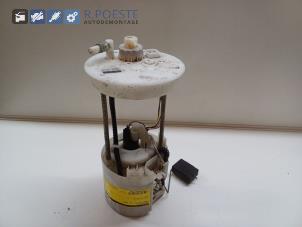 Begagnade Bensinpump Honda Insight (ZE2) 1.3 16V VTEC Pris € 122,00 Marginaltabell erbjuds av Autodemontagebedrijf R. Poeste B.V.