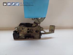 Begagnade Dörrmekanism, 4-dörrars, höger bak Fiat Ducato (230/231/232) 1.9 D Pris € 30,00 Marginaltabell erbjuds av Autodemontagebedrijf R. Poeste B.V.