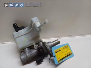 Gebruikte Hoofdremcilinder Volkswagen Passat Variant (3C5) 2.0 TDI 16V 170 4Motion Prijs € 30,00 Margeregeling aangeboden door Autodemontagebedrijf R. Poeste B.V.