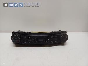 Gebruikte Chaufage Bedieningspaneel Mercedes E Combi (S211) 2.7 E-270 CDI 20V Prijs € 35,00 Margeregeling aangeboden door Autodemontagebedrijf R. Poeste B.V.