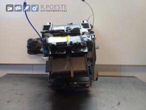 Begagnade Värmarhus Renault Clio IV Estate/Grandtour (7R) 0.9 Energy TCE 90 12V Pris € 145,00 Marginaltabell erbjuds av Autodemontagebedrijf R. Poeste B.V.