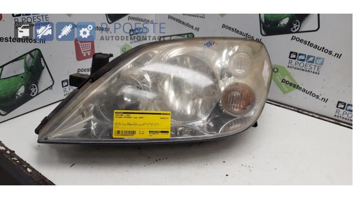 Strålkastare, vänster från en Nissan Primera Wagon (W12) 1.8 16V 2005