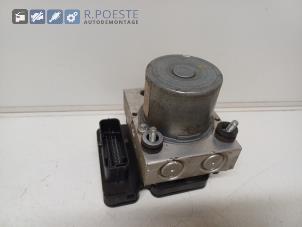 Używane Pompa ABS Renault Master III (EV/HV/UV/VA/VB/VD/VF/VG/VJ) 2.3 dCi 135 16V RWD Cena € 60,00 Procedura marży oferowane przez Autodemontagebedrijf R. Poeste B.V.