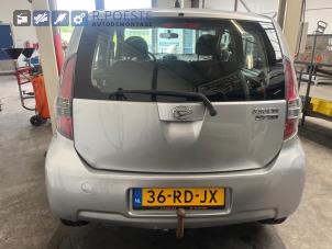 Gebruikte Achterbumper Daihatsu Sirion 2 (M3) 1.0 12V DVVT Prijs € 125,00 Margeregeling aangeboden door Autodemontagebedrijf R. Poeste B.V.