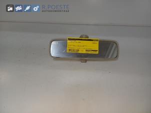 Używane Lusterko wewnetrzne Citroen C8 (EA/EB) 2.0 16V Cena € 20,00 Procedura marży oferowane przez Autodemontagebedrijf R. Poeste B.V.