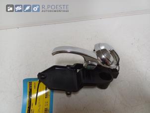 Gebruikte Portiergreep 2Deurs links Fiat 500C (312) 1.0 Hybrid Prijs € 20,00 Margeregeling aangeboden door Autodemontagebedrijf R. Poeste B.V.