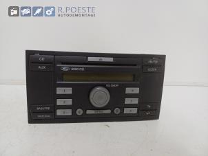 Używane Radioodtwarzacz CD Ford Fiesta 5 (JD/JH) 1.4 16V Cena € 40,00 Procedura marży oferowane przez Autodemontagebedrijf R. Poeste B.V.