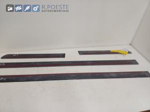 Gebruikte Portierlijst Peugeot 106 II 1.0 Prijs € 40,00 Margeregeling aangeboden door Autodemontagebedrijf R. Poeste B.V.