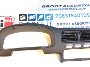 Gebruikte Dashboard deel Suzuki Alto (RF410) 1.1 16V Prijs € 20,00 Margeregeling aangeboden door Autodemontagebedrijf R. Poeste B.V.