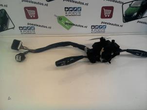 Gebruikte Combischakelaar Stuurkolom Hyundai Accent II/Excel II/Pony 1.5i 12V Liftback Prijs € 20,00 Margeregeling aangeboden door Autodemontagebedrijf R. Poeste B.V.