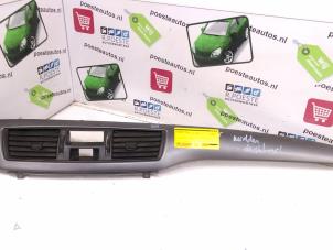 Gebruikte Dashboard deel Mitsubishi Lancer Wagon (CS/CT) 1.6 16V Prijs € 30,00 Margeregeling aangeboden door Autodemontagebedrijf R. Poeste B.V.